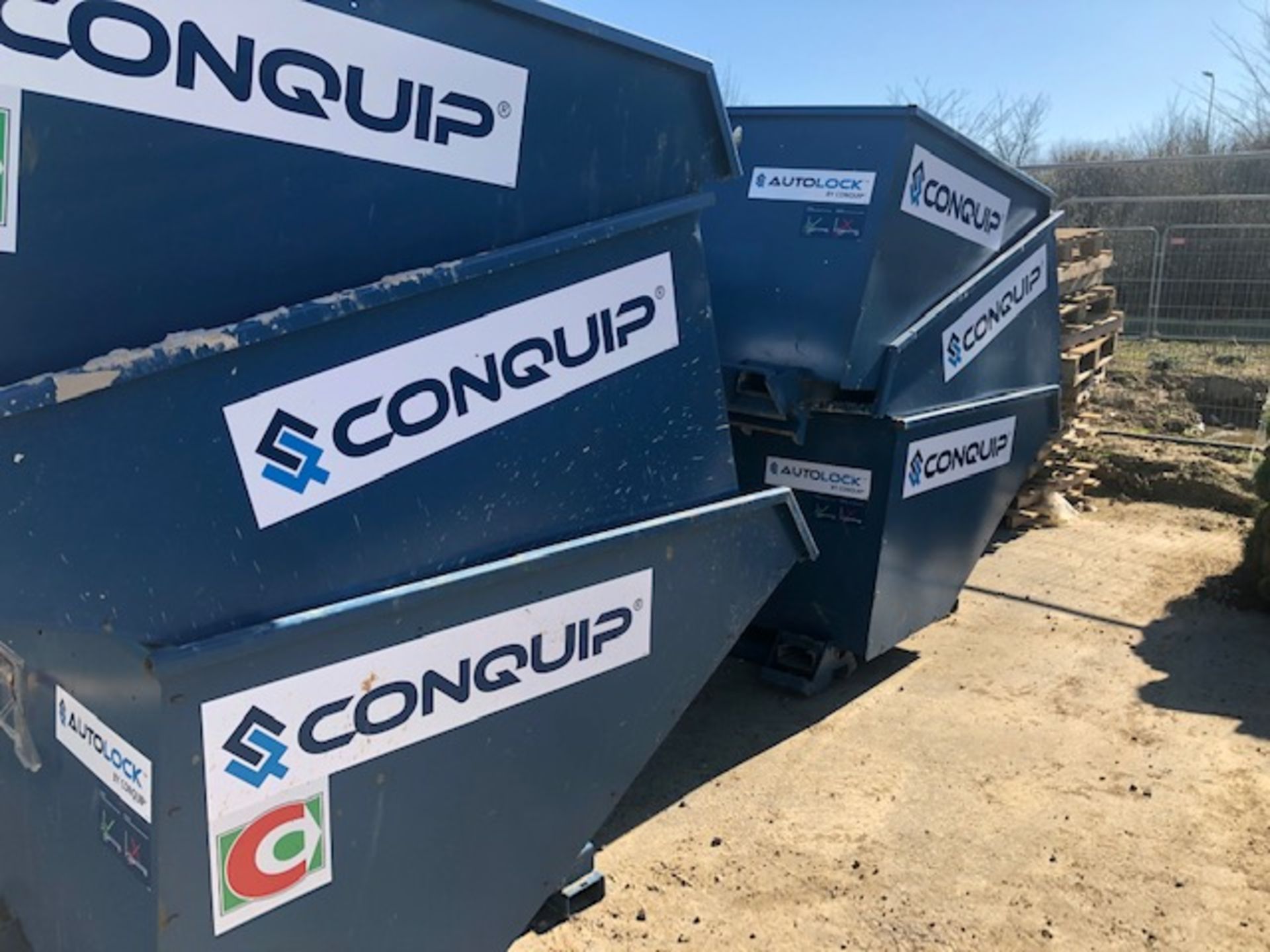 ** NEW LOT** 18 x Conquip tipping skips (delivered new Feb 2020) - located Dover Kent UK - Image 3 of 4