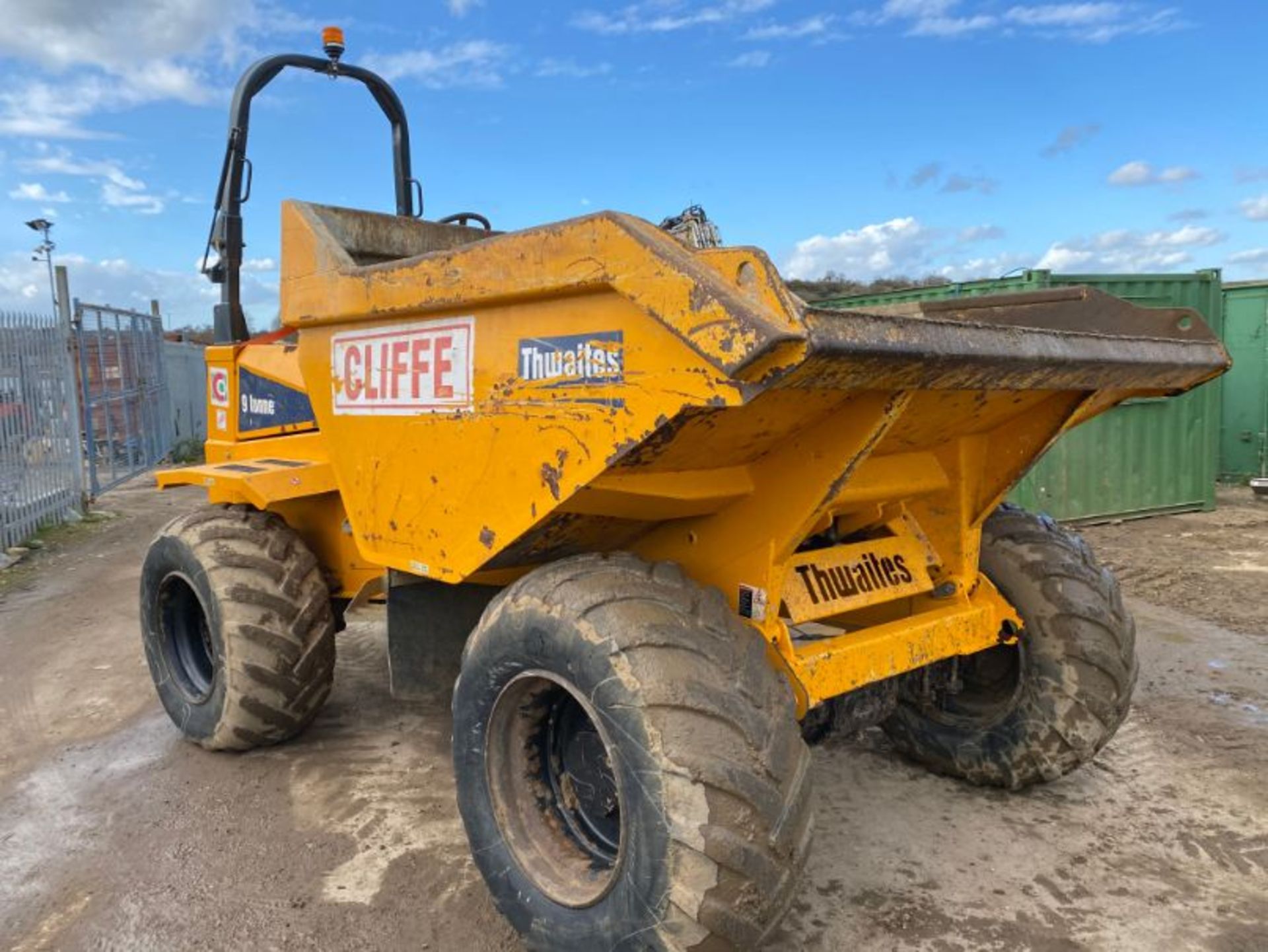 Thwaites Mach 2090 9-tonne straight tip dumper truck, serial no: SLCM20901602D6020 (2016): 1559 rec - Image 7 of 11