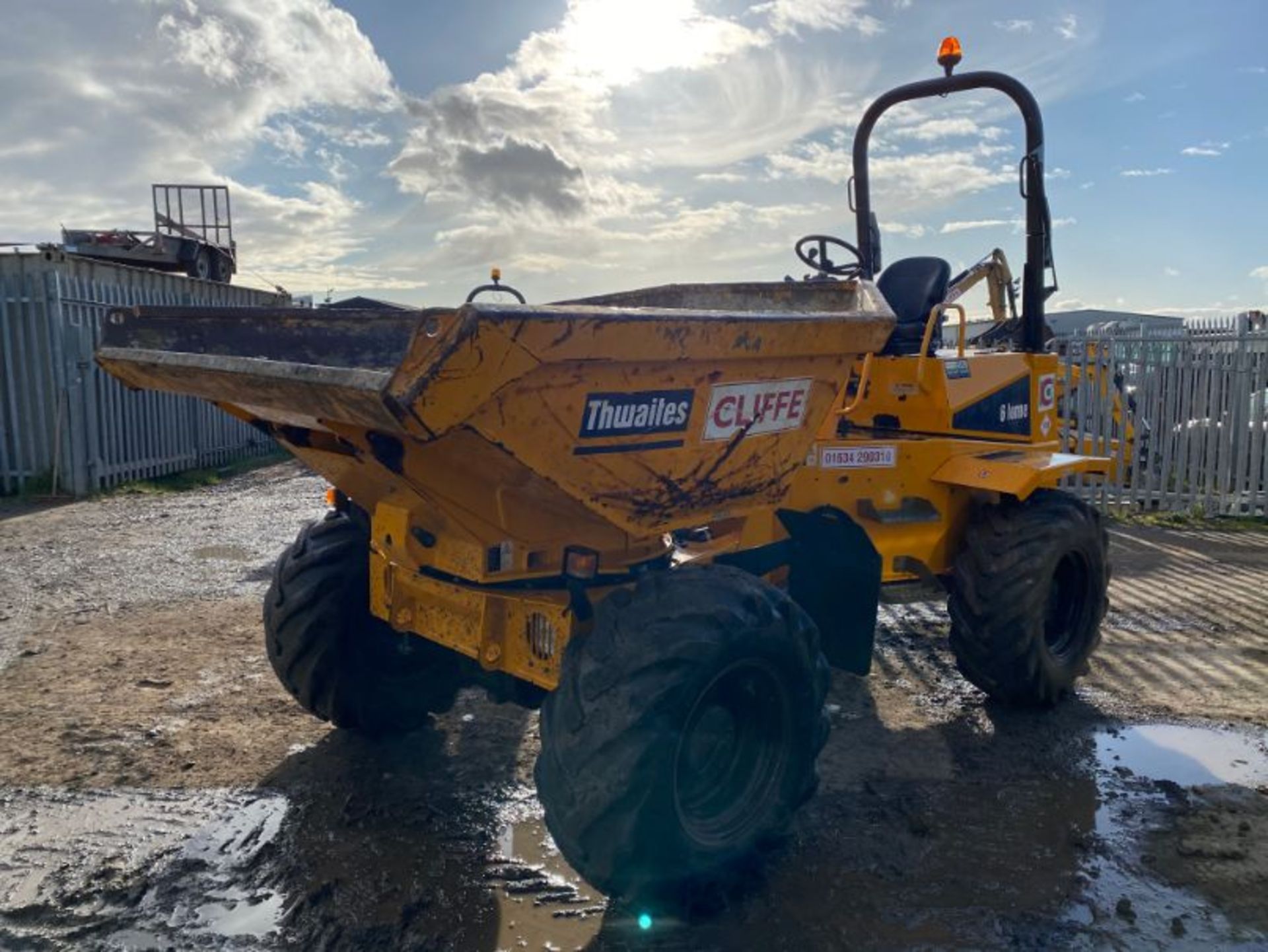 Thwaites Mach 2066 6-tonne swivel tip dumper truck, reg no RV16 OZN: date of registration: 1.5.2016 - Image 4 of 11