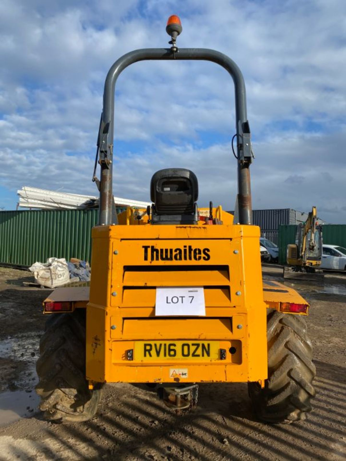 Thwaites Mach 2066 6-tonne swivel tip dumper truck, reg no RV16 OZN: date of registration: 1.5.2016 - Image 2 of 11