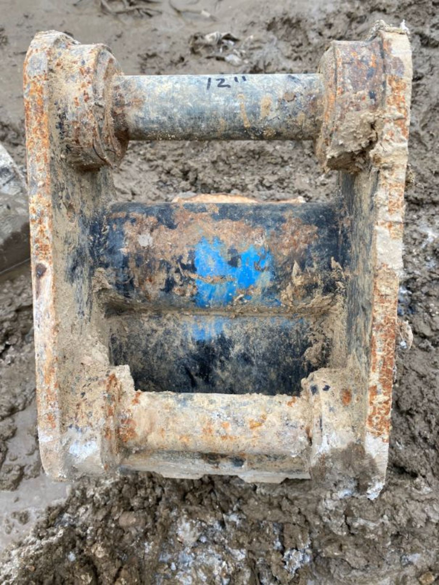 Whites 12" excavator bucket (2018): 2" dia pin x 6" dipper x 10" between centres - Image 4 of 4