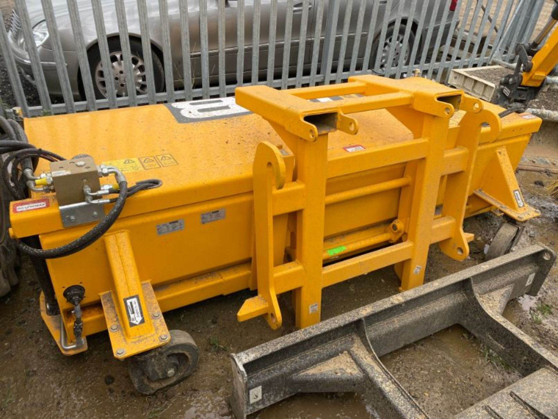 JCB SC240 hydraulic sweeper/collector attachment: serial no: B0159635 (2019) - (delivered Feb-20) - Image 4 of 4