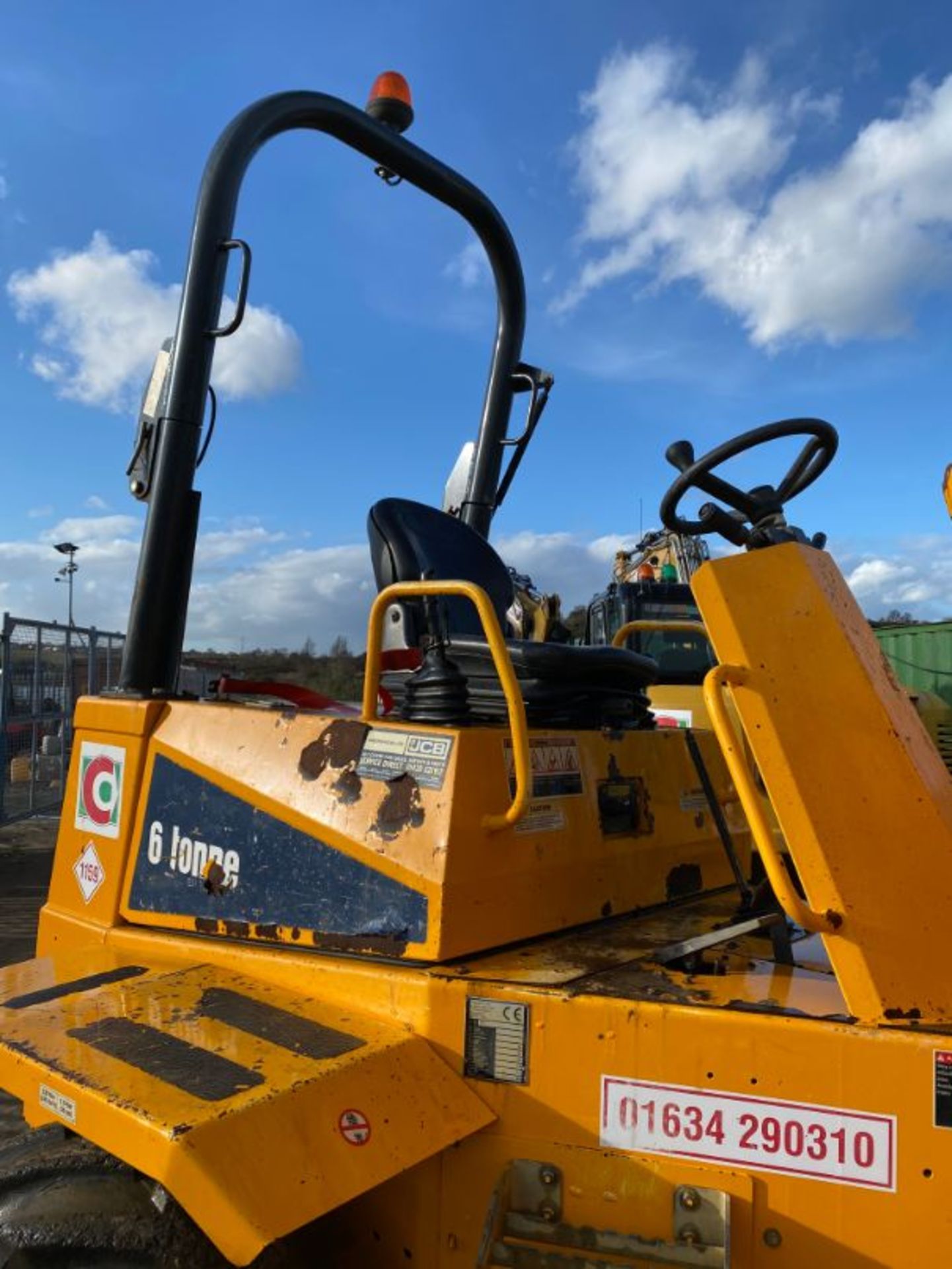 Thwaites Mach 2066 6-tonne swivel tip dumper truck, reg no RV16 OZN: date of registration: 1.5.2016 - Image 8 of 11