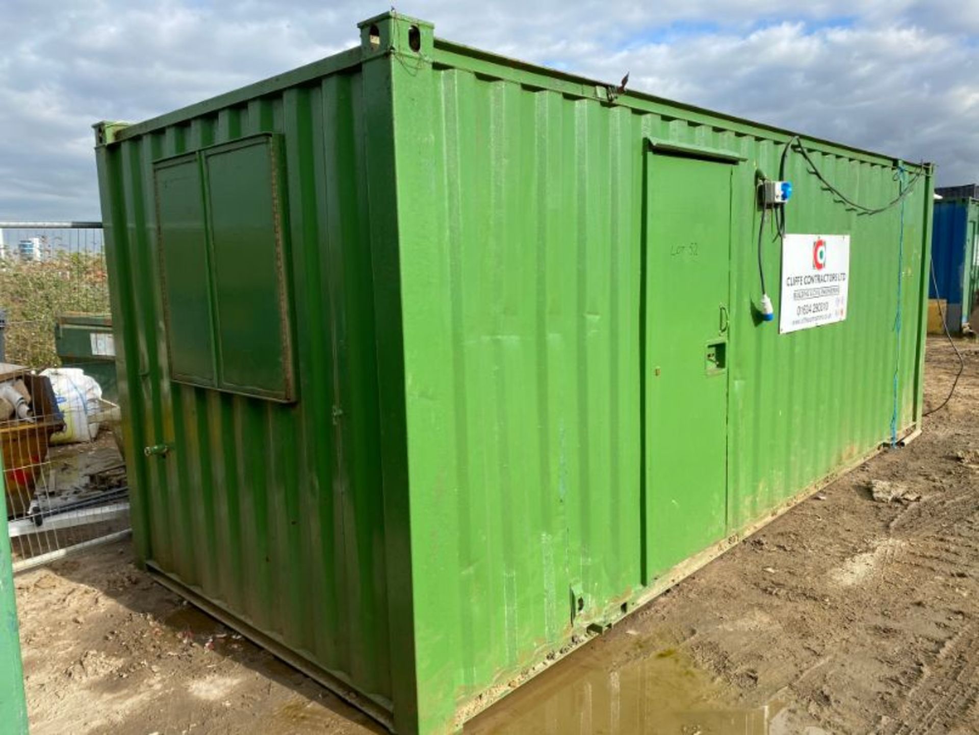 20' steel container office and contents as lotted (with key) - Image 4 of 9