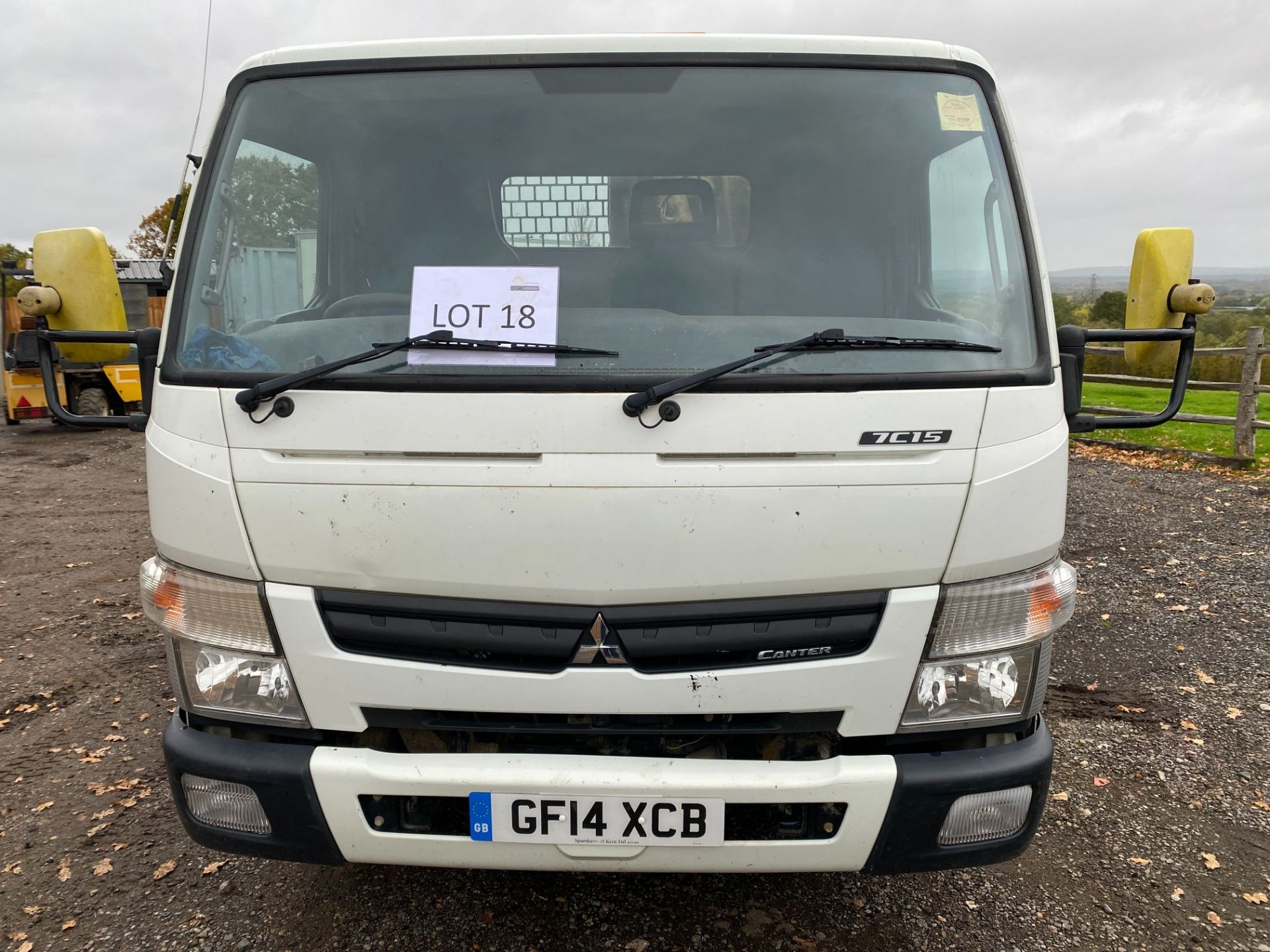 Mitsubishi Fuso Canter 7C15 34 7.5-tonne diesel tipper truck, Date of Registration: 17.7.2014, - Image 3 of 11