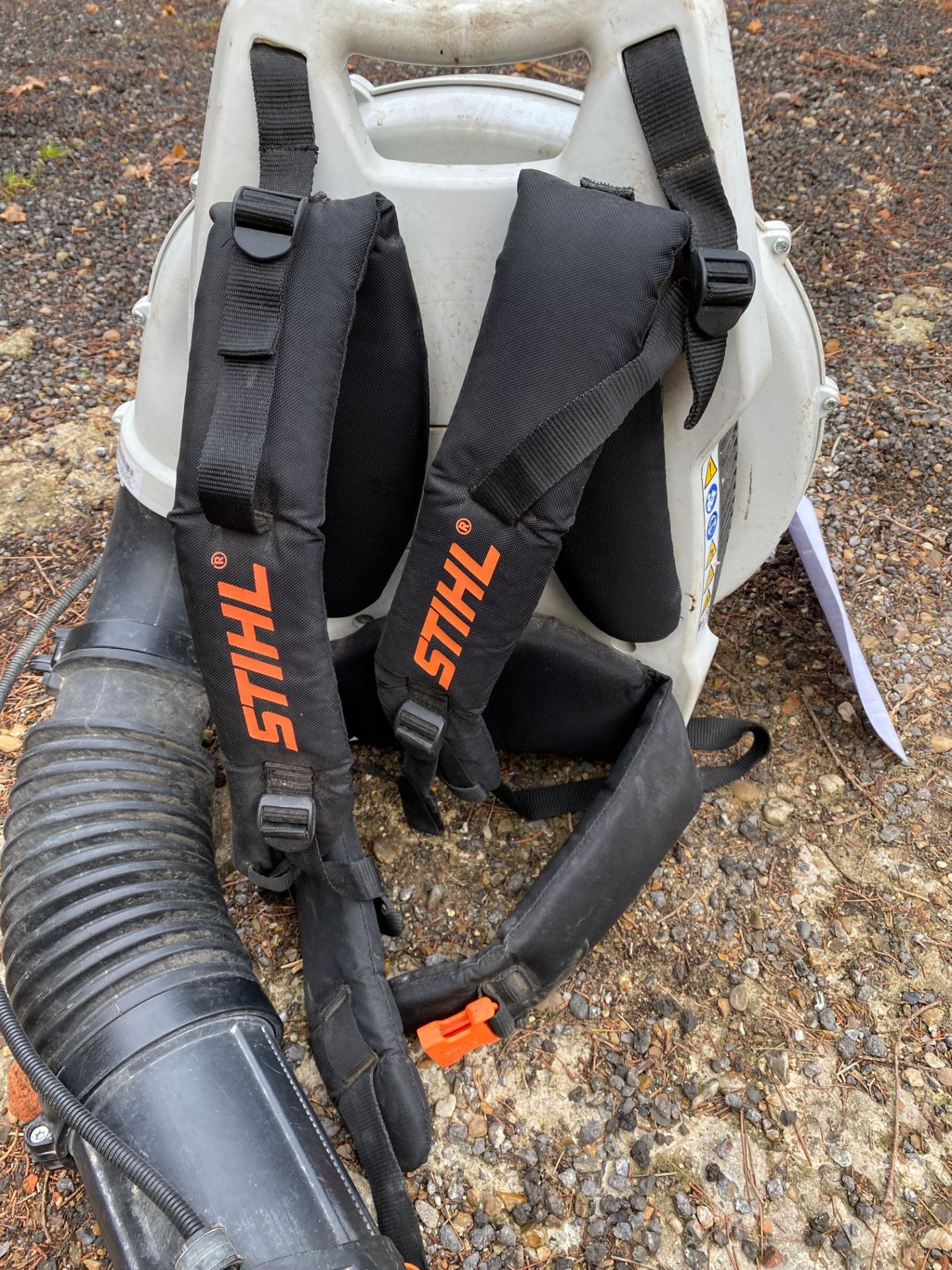 Stihl BR700 petrol backpack leaf blower (2019) - Image 4 of 5