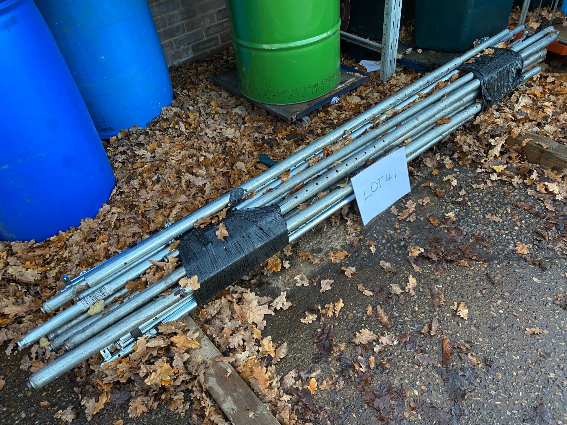 Quantity of sprung loaded tensioner bars as lotted (approx 12)