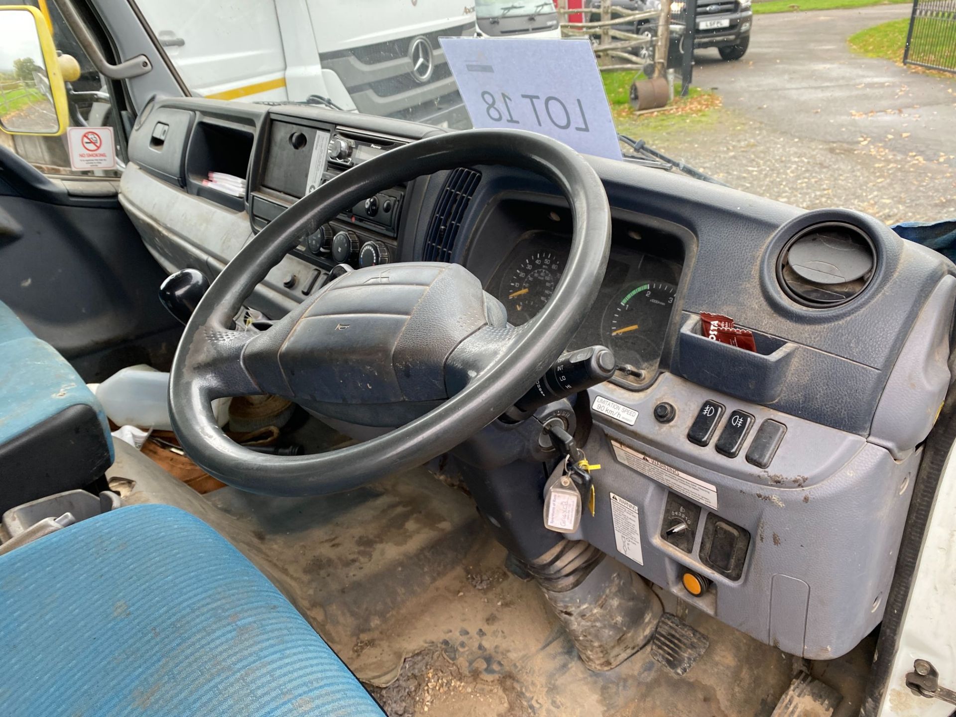 Mitsubishi Fuso Canter 7C15 34 7.5-tonne diesel tipper truck, Date of Registration: 17.7.2014, - Image 6 of 11