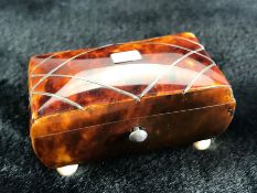 Georgian Tortoiseshell box with Silver inlay and ivory feet (approx 55mm x 30mm x 30mm)