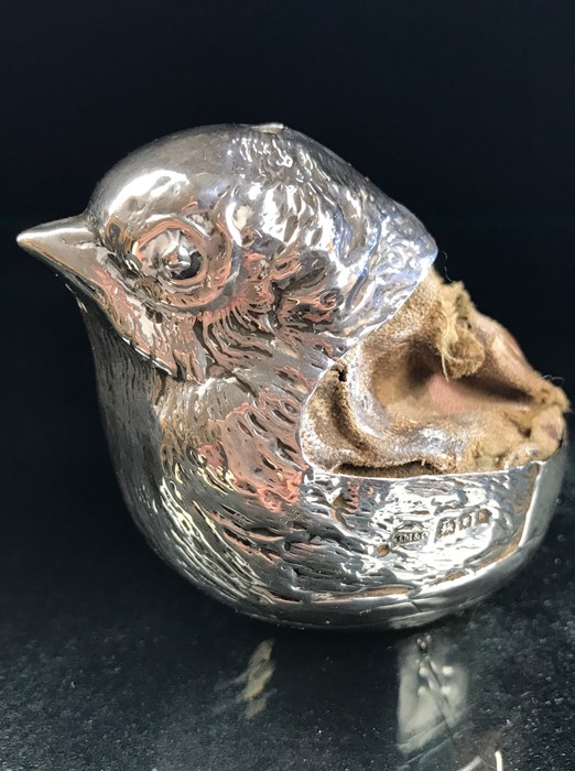 Large Silver pin cushion of a Robin London hallmarks 1923 (A/F) 6.5cm tall - Image 3 of 6