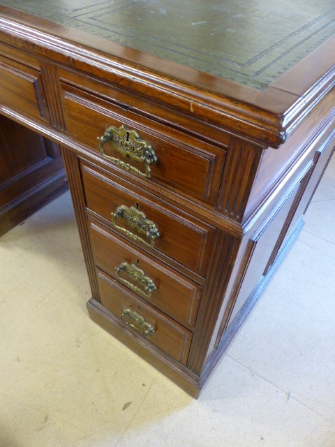 Pedestal desk with green leather top and three drawers under - Image 10 of 10