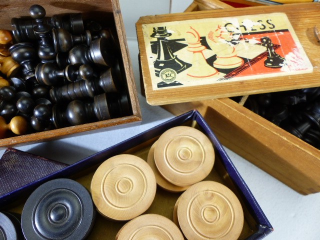 Selection of wooden vintage games, two sets of Draughts in original Boxes and two sets of Staunton - Image 3 of 3