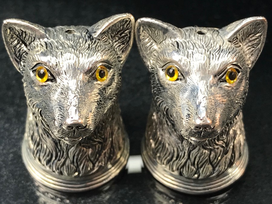 Pair of silver plated condiments in the form of dogs with glass eyes - Image 4 of 4