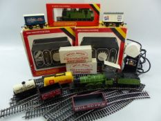 HORNBY RAILWAYS 'OO' engines to include boxed R252 & LNER 8509, with track, boxed R902 circuit