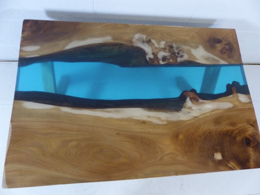 English Oak Modern contemporary Resin River coffee table, hand-made, new. (Approx 90cmx60cmx52cm) - Image 3 of 5