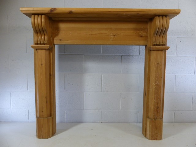 Pine fire surround with mantle - Image 2 of 4