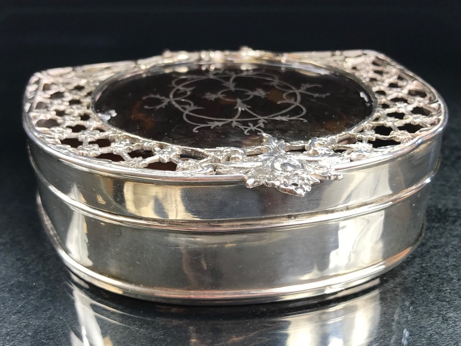 Silver London Hallmarked Lidded box by William Comyns & Sons dated 1913 with tortoise shell and - Image 2 of 4