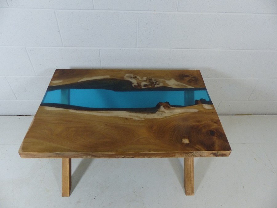 English Oak Modern contemporary Resin River coffee table, hand-made, new. (Approx 90cmx60cmx52cm) - Image 2 of 5