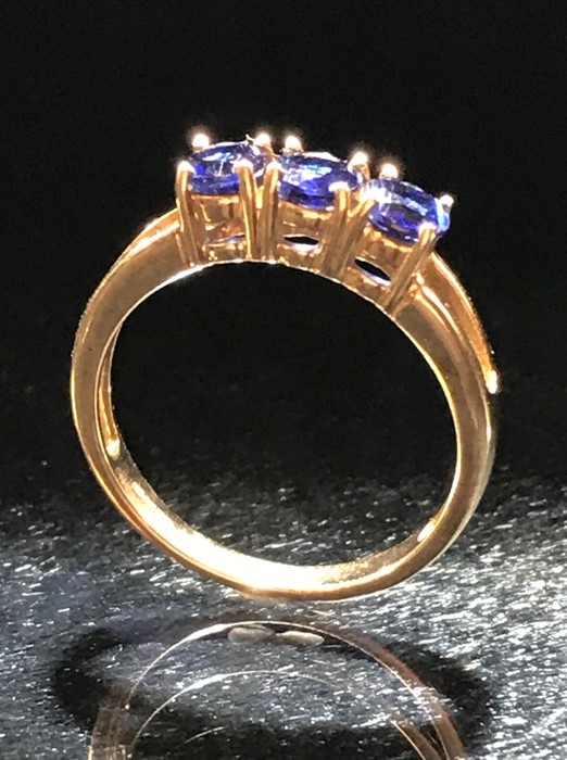 9ct 375 Gold ring set with three Kyanite stones - Image 2 of 3
