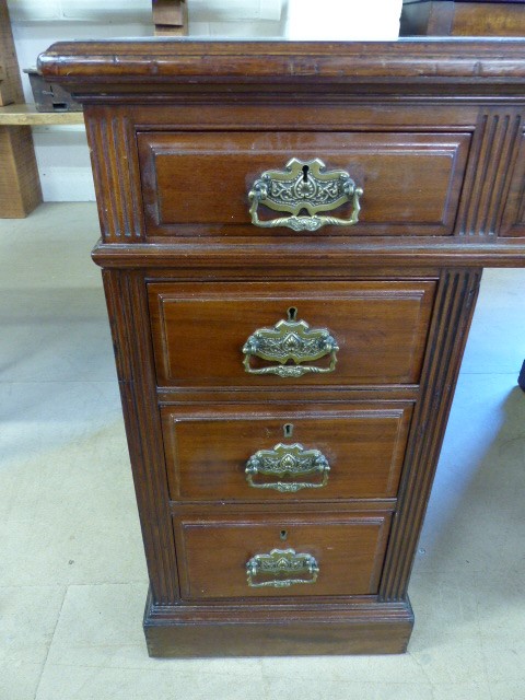 Pedestal desk with green leather top and three drawers under - Image 8 of 10