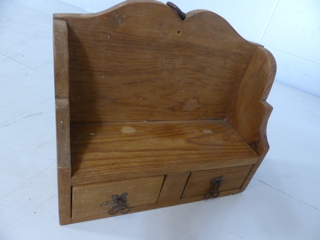 Small pine decorative kitchen shelving unit approx.40cm wide - Image 4 of 4