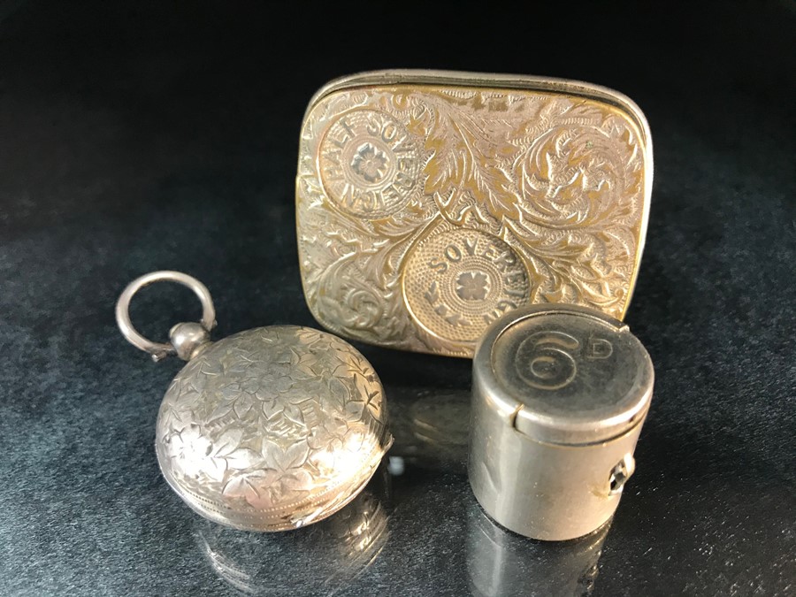 Hallmarked Birmingham Silver Sovereign case with floral design maker K.W & Co and two other silver - Image 3 of 3