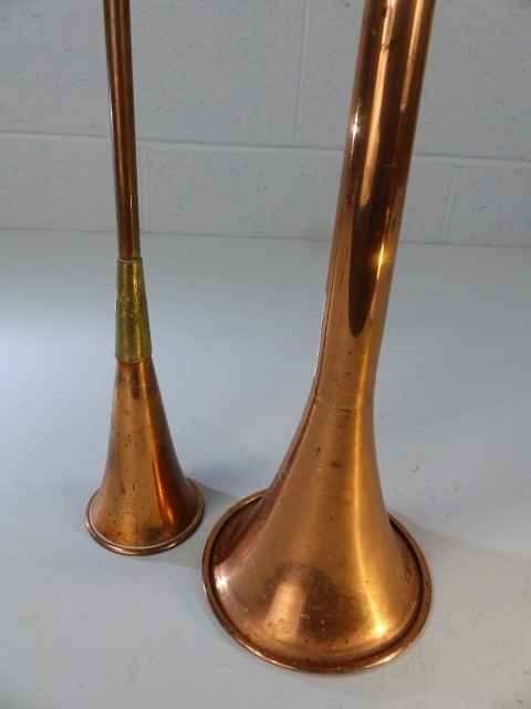 Pair of copper and brass hunting horns, the largest approx. 95cm tall - Image 3 of 3