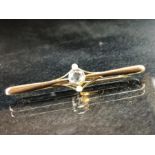 9ct Gold Edwardian Bar Brooch approx 54mm wide and set with approx 6mm Aquamarine and two half