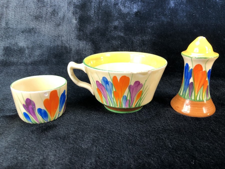 Small collection of Clarice Cliff to include three items in the Crocus design and five items - Image 5 of 8