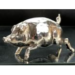 Silver hallmarked 0.925 pig pill box maker "BM"