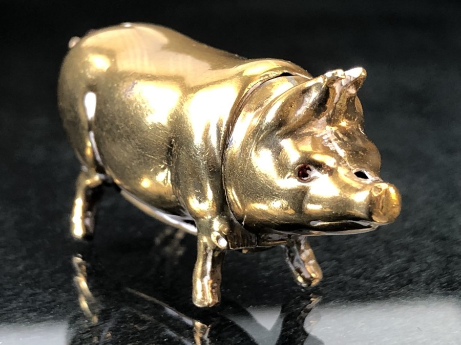 Brass vesta in form of a pig (approx 55mm long) - Image 2 of 5