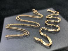 14ct Gold Bracelet (approx 1.8g) and a 9ct Gold chain (approx 1.8g)
