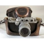 LEICA: Leica Camera D.R.P. Ernst Leitz Wetzlar No 187719 Elmar Lens f= 5cm, 1:2.8 Nr 1635709 with