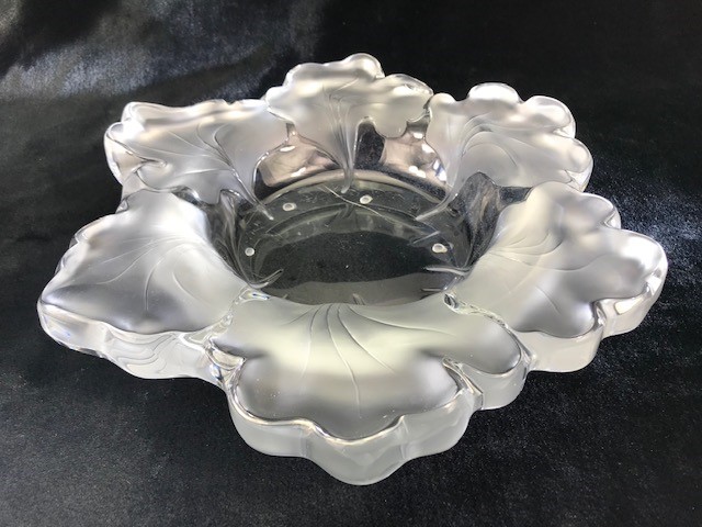 A Lalique Capucines glass bowl of naturalistic form with leaf shaped edges approx 31 cm signed to