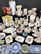 Large selection of ceramics to include a collection of Axe Vale Pottery, various pieces of Honiton