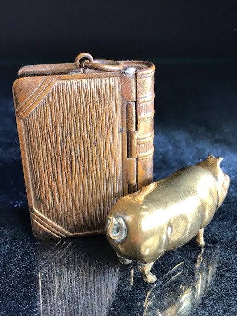 Two brass vesta cases, one in the form of a pig, the other a book - Image 3 of 3