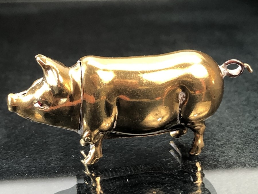 Brass vesta in form of a pig (approx 55mm long) - Image 4 of 5