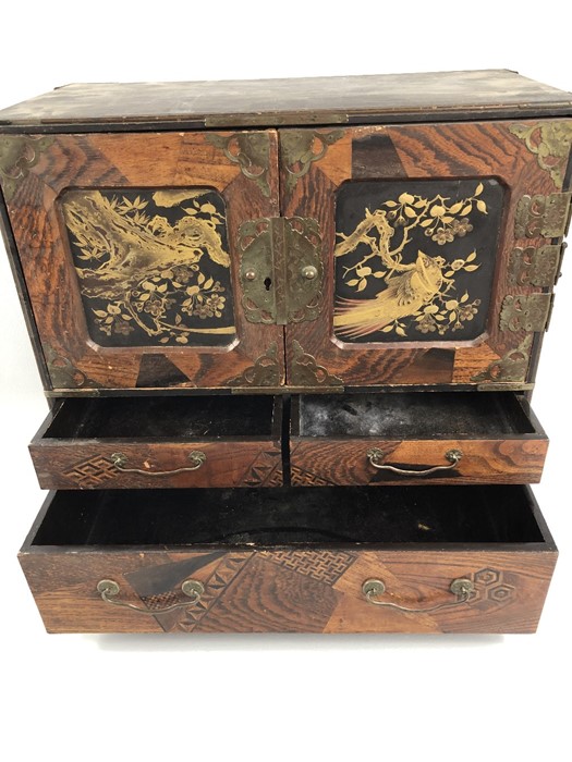 A Japanese Teisho period (1912-26) lacquered and specimen wood table cabinet, the interior with - Image 7 of 17