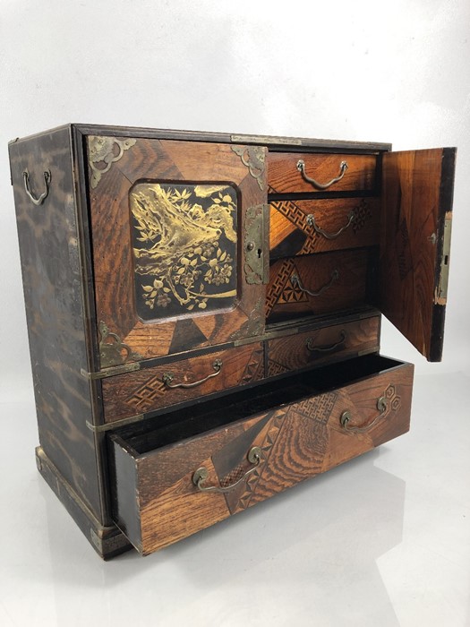 A Japanese Teisho period (1912-26) lacquered and specimen wood table cabinet, the interior with - Image 17 of 17