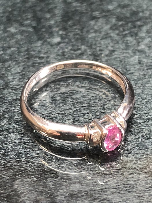 9ct White Gold ring set with Pink Sapphire and with two Diamonds to each shoulder (size 'L') - Image 3 of 3