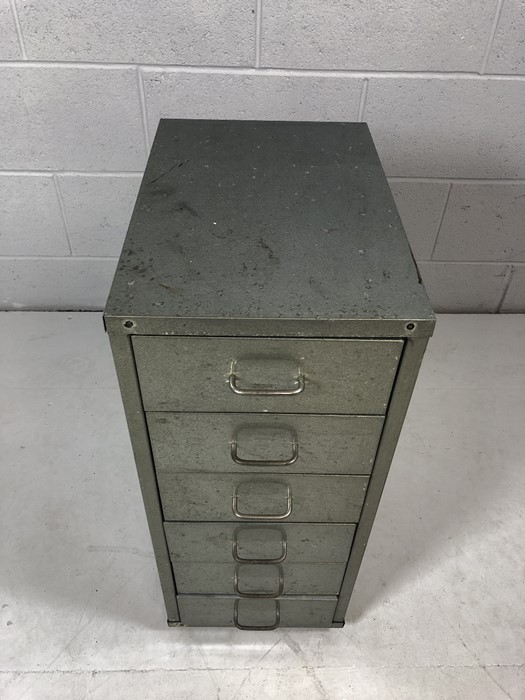 Small metal storage chest - Image 3 of 4