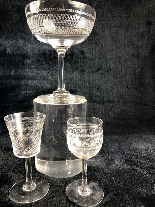 Three vintage etched glasses - Image 2 of 4