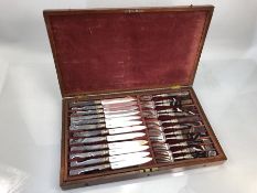 Hallmarked Silver Georgian Fruit Cutlery set: Hallmarked London Maker "WT" 1831 (forks) & 1832 (