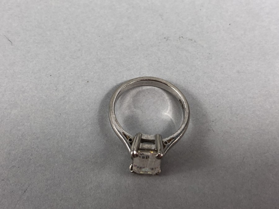 White Metal (Stamped 18ct) and set with a Step Cut CZ stone. Size: ‘L’ UK, ‘5½’ USA. - Image 3 of 5