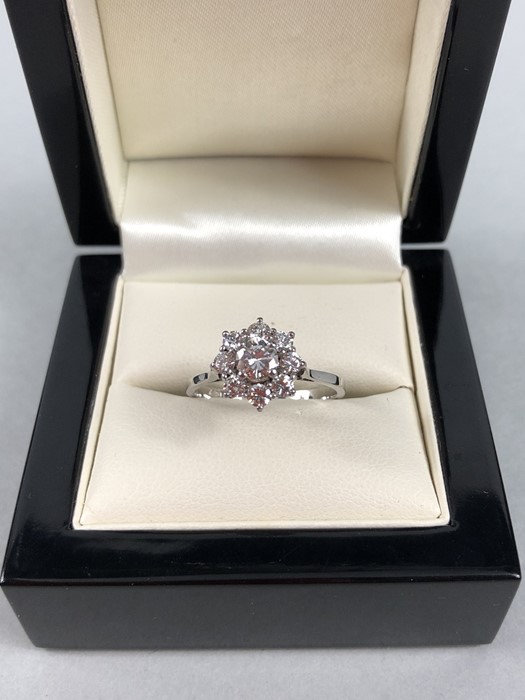 18ct White Gold approx: 1carat Diamond Daisy Cluster Ring, set with an approx: 0.25ct Brilliant - Image 4 of 7