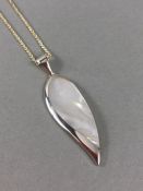 Silver 925 Mother of Pearl Pendant in the leaf shape 8.2mm long.