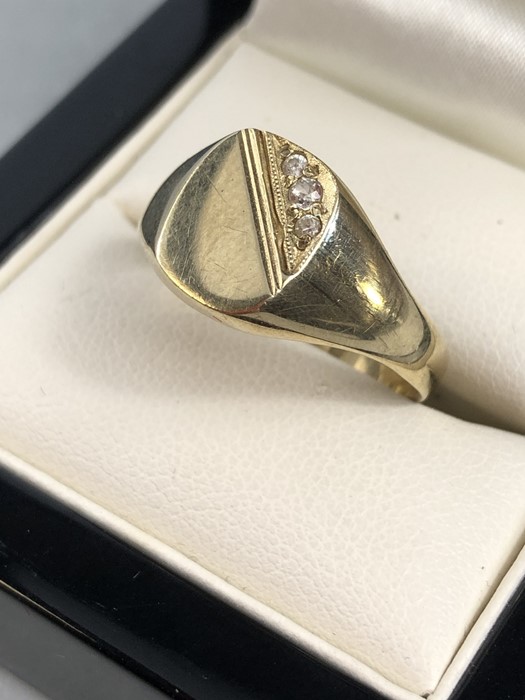 Gold Signet ring 9ct set with three Diamonds size 'T' approx 3.9g fully hallmarked - Image 2 of 6