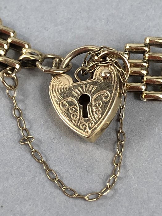 9ct Gold Bracelet marked 375 with heart shaped lock approx 7.1g - Image 3 of 5