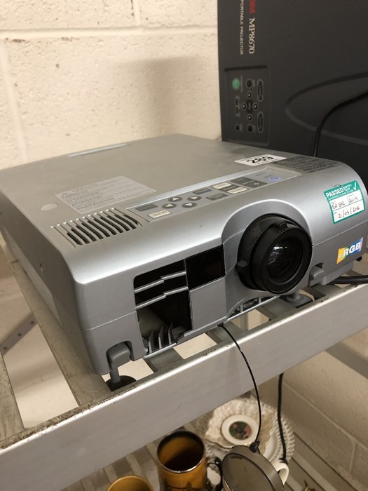 Projector MITSUBISHI XL1U - Image 2 of 2