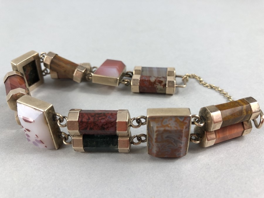 Victorian (Gold) Scottish Agate Bracelet Measuring approx: 7¾” comprising 10 facetted stones side by - Image 5 of 5